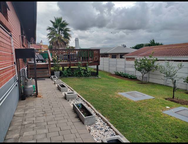 3 BEDROOM FREEHOLD FOR SALE IN TERGNIET